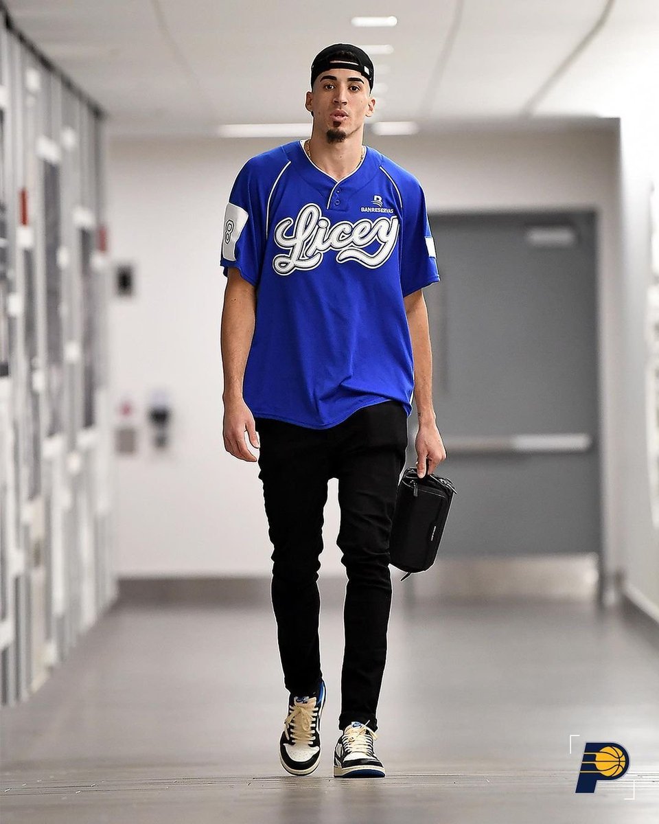 AplatanaoNews's tweet photo. Sensación ha creado en la fanaticada del #Licey la camiseta de esa organización que ha exhibido el dominicano #ChristopherDuarte, flamante y carismático jugador de baloncesto de los Indiana Pacers. @TigresdelLicey
#AplatanaoNews #dominicanosoy🇩🇴
(@Pacers) https://t.co/ZZOwotND9b