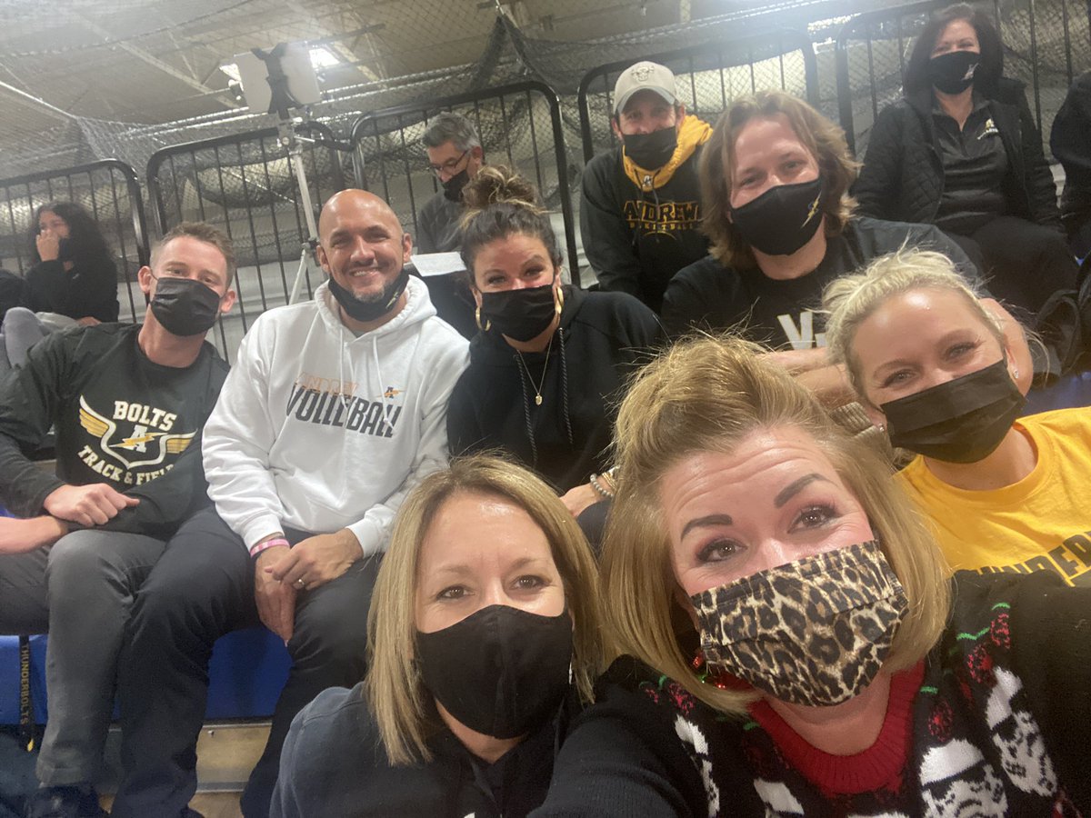 SukaloTracy's tweet photo. Andrew staff out supporting our @tboltsvb team. Go get ‘em bolts 🖤🏐💛@AndrewHS_d230 https://t.co/qhjmZwenFR