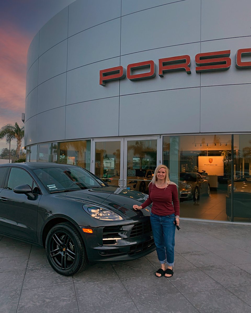 Congratulations Lacey, we're glad Parris was able to help you get the car of your dreams.
Have fun in your 2021 Porsche Macan S 🌆
#Porsche
#Macan
#BakersfieldPorsche