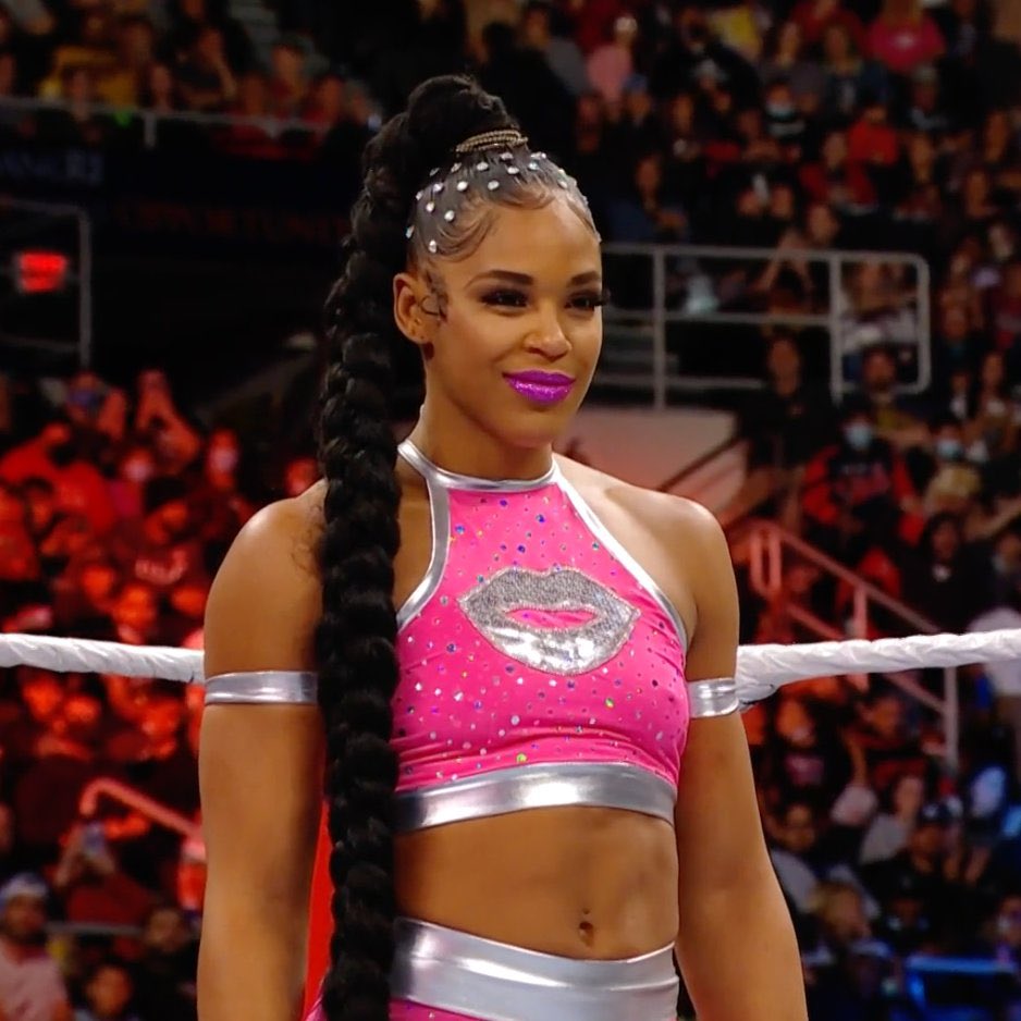 GeoffRhymer's tweet photo. She’s so pretty 😍 #ESTOWWE #RAW https://t.co/yWz14Mq3ie