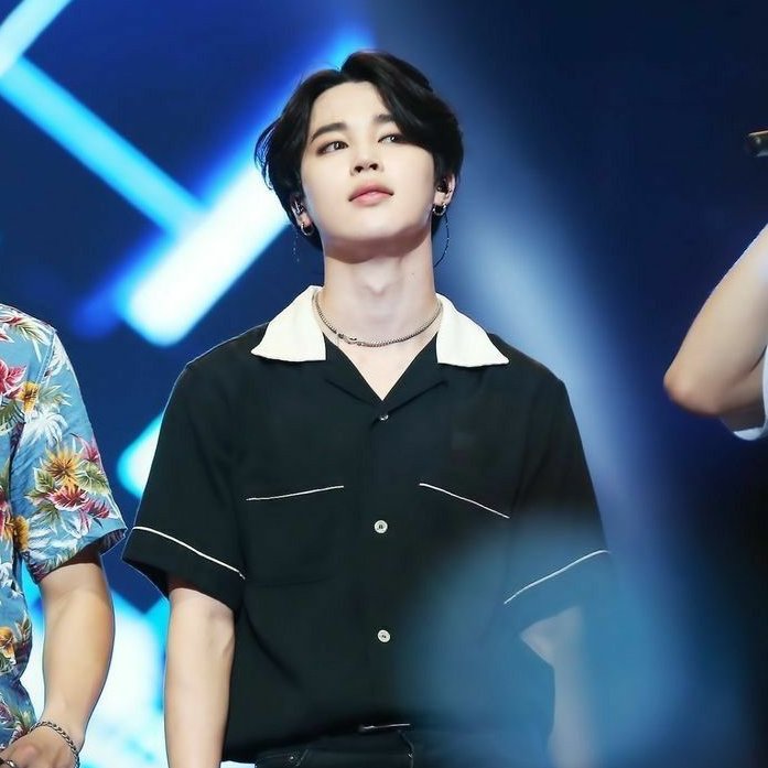 jinie_oink's tweet photo. angels in black🖤

#ARSD #ARMYSelcaDay #JIMIN @BTS_twt https://t.co/AFRIIbI3iC