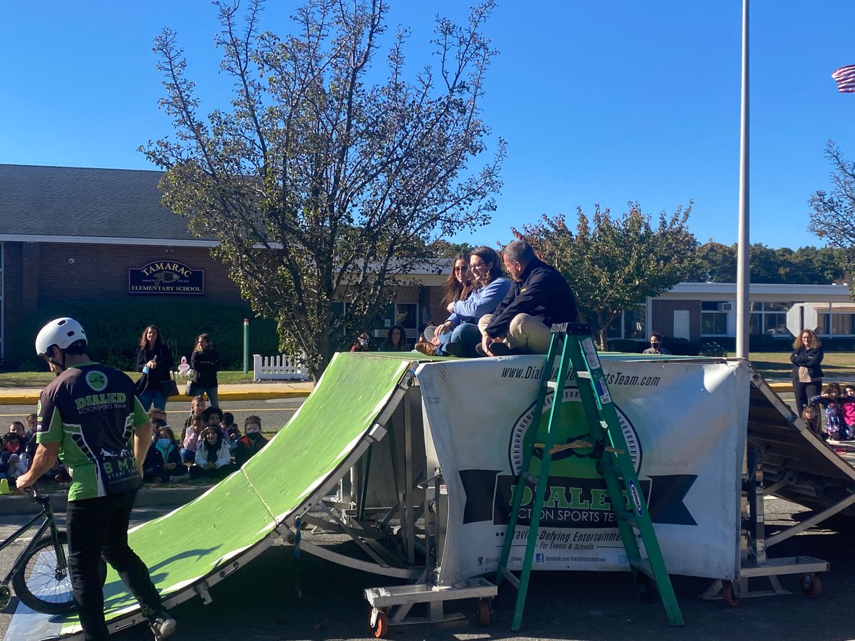 calfano510's tweet photo. We had an amazing time watching the BMX bike safety show today! 🚲 https://t.co/fly1wr17qo