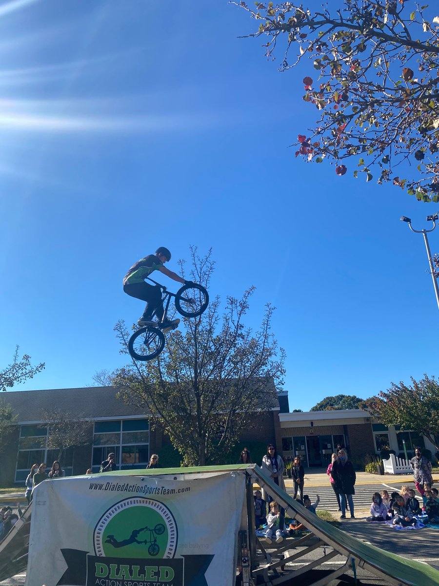 calfano510's tweet photo. We had an amazing time watching the BMX bike safety show today! 🚲 https://t.co/fly1wr17qo
