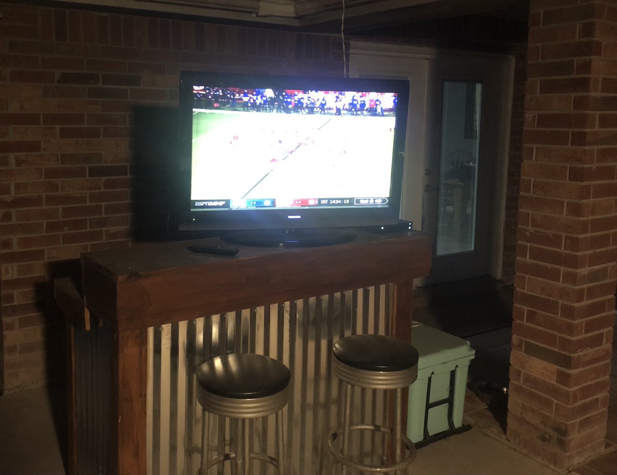CoachGilpin's tweet photo. Patriot Football JV plays for the district championship Wednesday night and our varsity plays for the district championship Thursday night…it’s gold ball time!!!!!! But, tonight the pit is lit and Monday Night Football is on!!!!
#backyardtexas https://t.co/NwU3nyI9sF