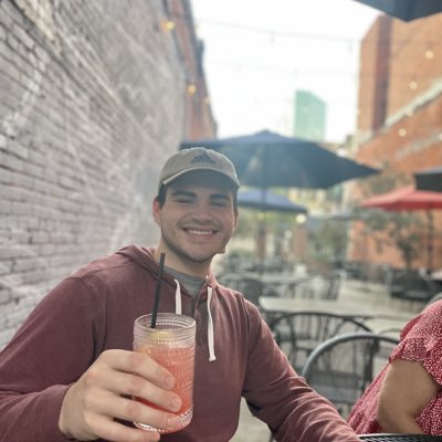 jonahlandry63's tweet photo. Cheers https://t.co/pOtWtGBUWg