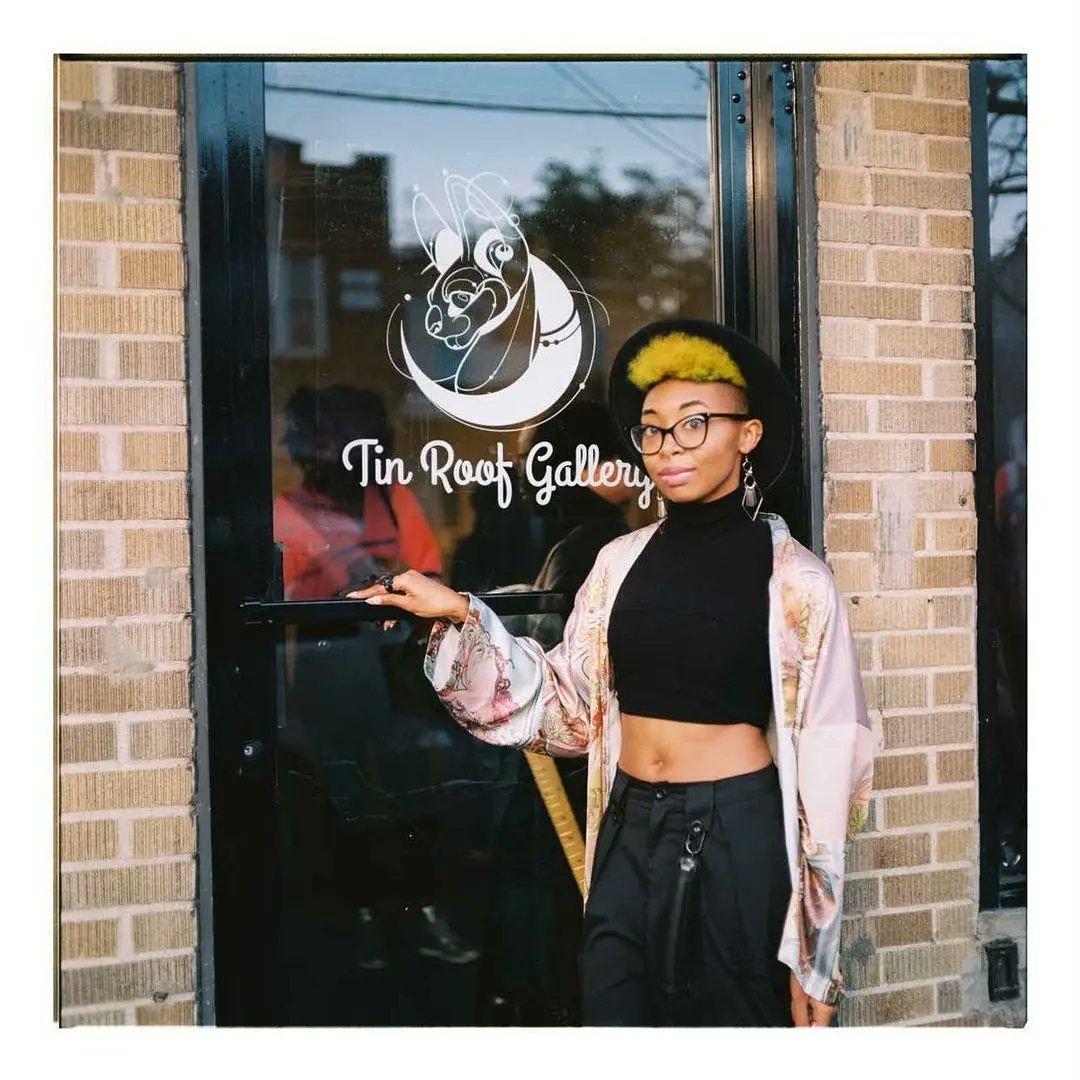 TinRoofGallery's tweet photo. Selena aka Bawb
Artist. Cosplayer. Owner of the @TinRoofGallery .

To be honest it hasn't hit me yet. I had my grand opening and the energy that filled the once barren room was filled with strength, love, art and inspiration 🌙

📷 @lensonswivel https://t.co/REhL5OTVL1