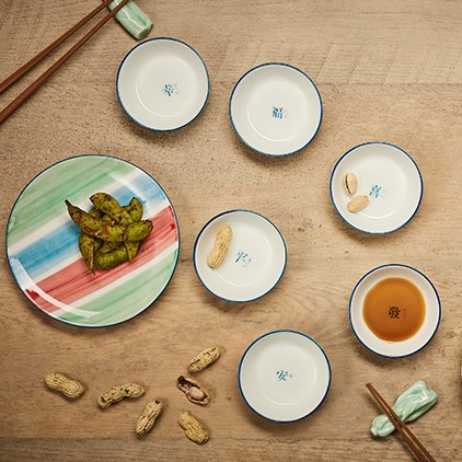 「繁体字-小皿」
台湾独自の文字文化である繁体字と注音符号で、お祝いや言いたい話を磁器に手書きしてから高温で焼成して、長く使える器となり、日常生活の一部になります。
🎁pse.is/3q4tml
★送料無料・新規登録の方にNTD50贈呈閃光

#安達窯 #食器 #台湾磁器 #繁体字