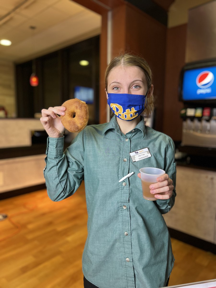 UPJEats's tweet photo. First Day of November! 🧡🍂We have a special Love, UPJ Eats 💙💛Pop-up happening now at Pitt Stop, get your donuts and apple cider 🍩🍎
•
•
#upjeats
#donuts
#applecider https://t.co/ex5RTnIwWP