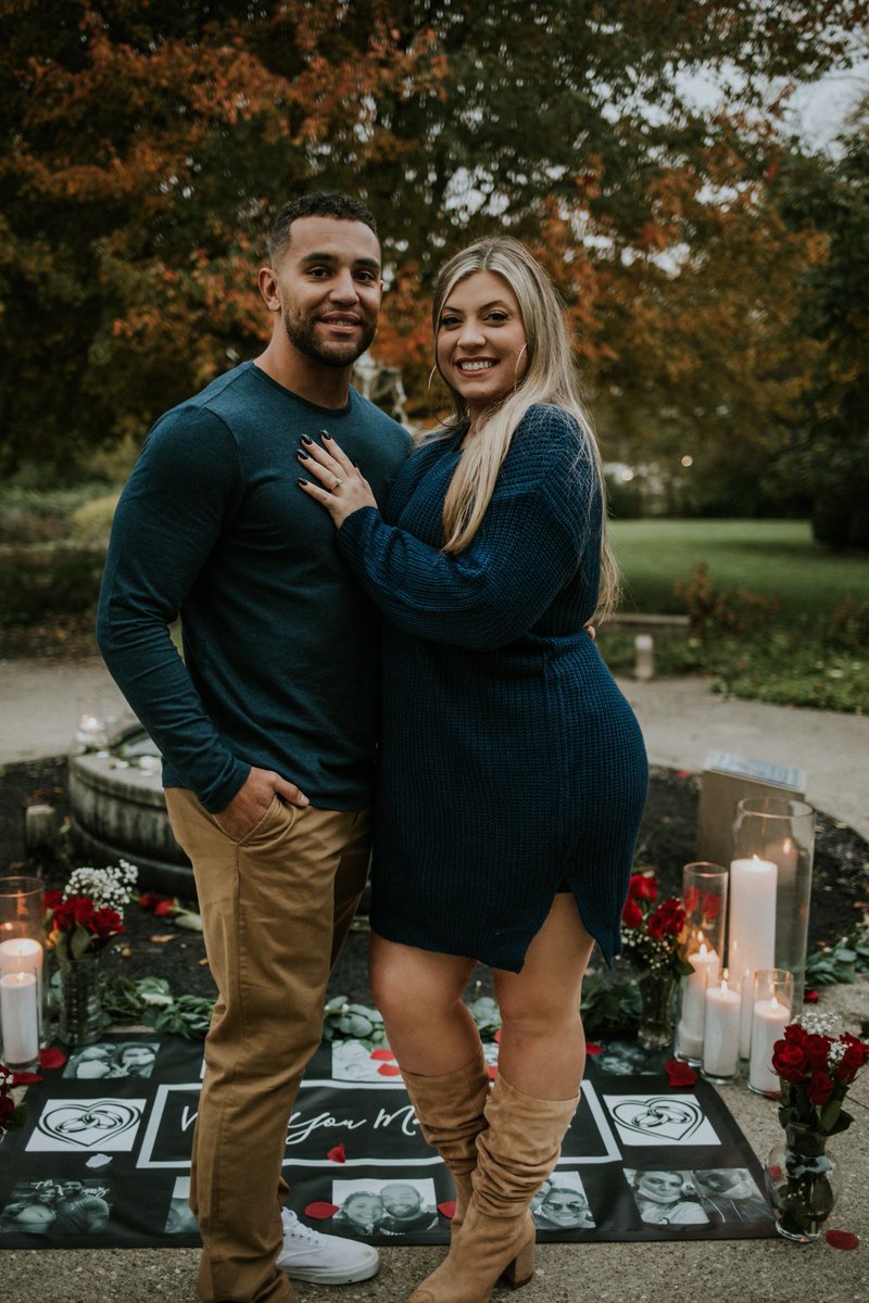 drodeghier3's tweet photo. #feyonce 💍🖤 https://t.co/toviHUGvFE
