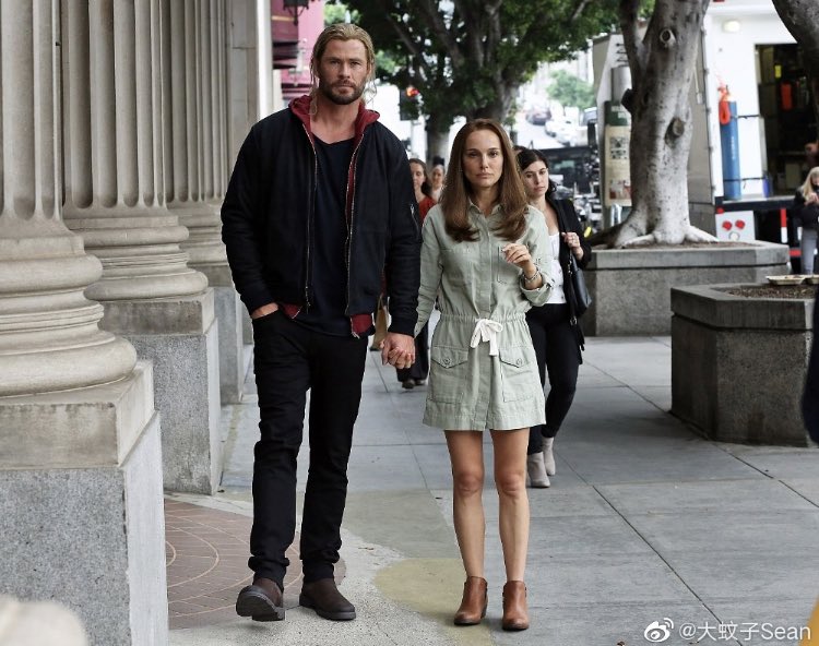 TOMNHEMS's tweet image. 11월 1일자 크리스 헴스워스 토르4 럽앤썬 촬영짤 (1)
#Chrishemsworth