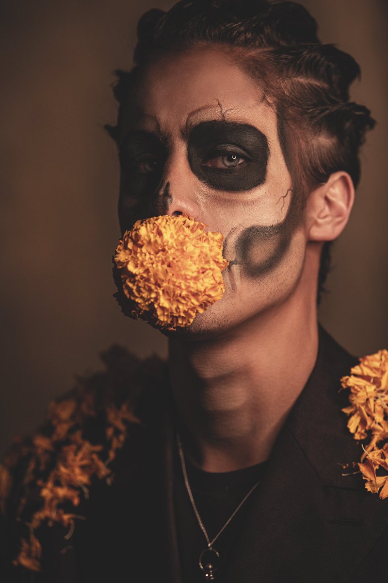 JuanpaZurita's tweet photo. Feliz Día de Muertos. https://t.co/gVxOyZUDJb