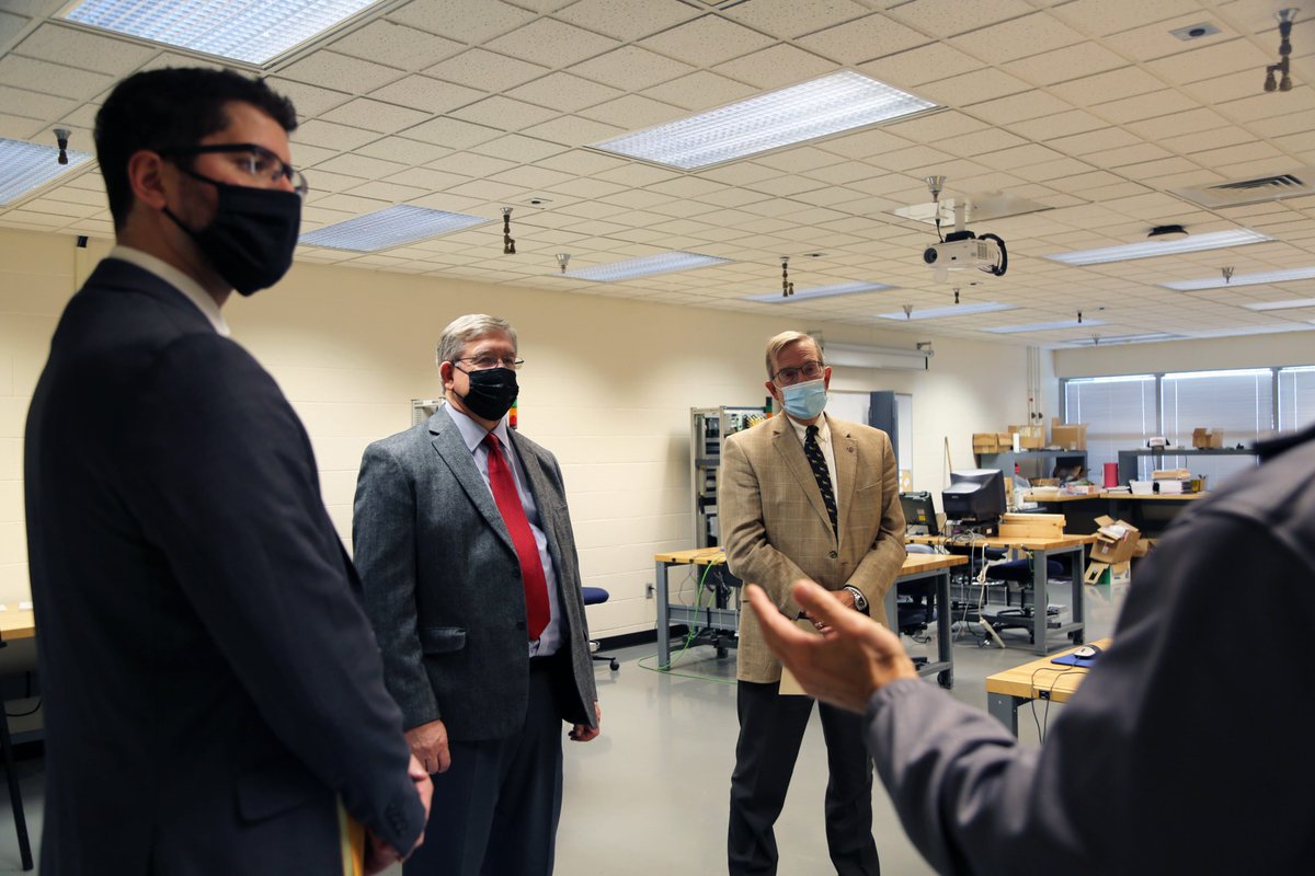 OhioStateLima's tweet photo. Honored to host @SpeakerCupp and @mayor_berger, showcasing the new home for our engineering technology program. #OhioStateLima’s dean Tim Rehner and Lima Engine Plant manager Shawn Stewart shared the vision for the program and the facility to address regional workforce needs. https://t.co/2Z6duRwLQt