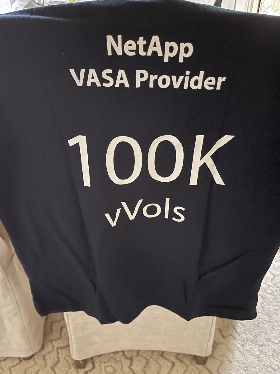 octav's tweet photo. One can really tell this T-shirt was designed by eng rather than marketing. #details https://t.co/nG8sereNJC