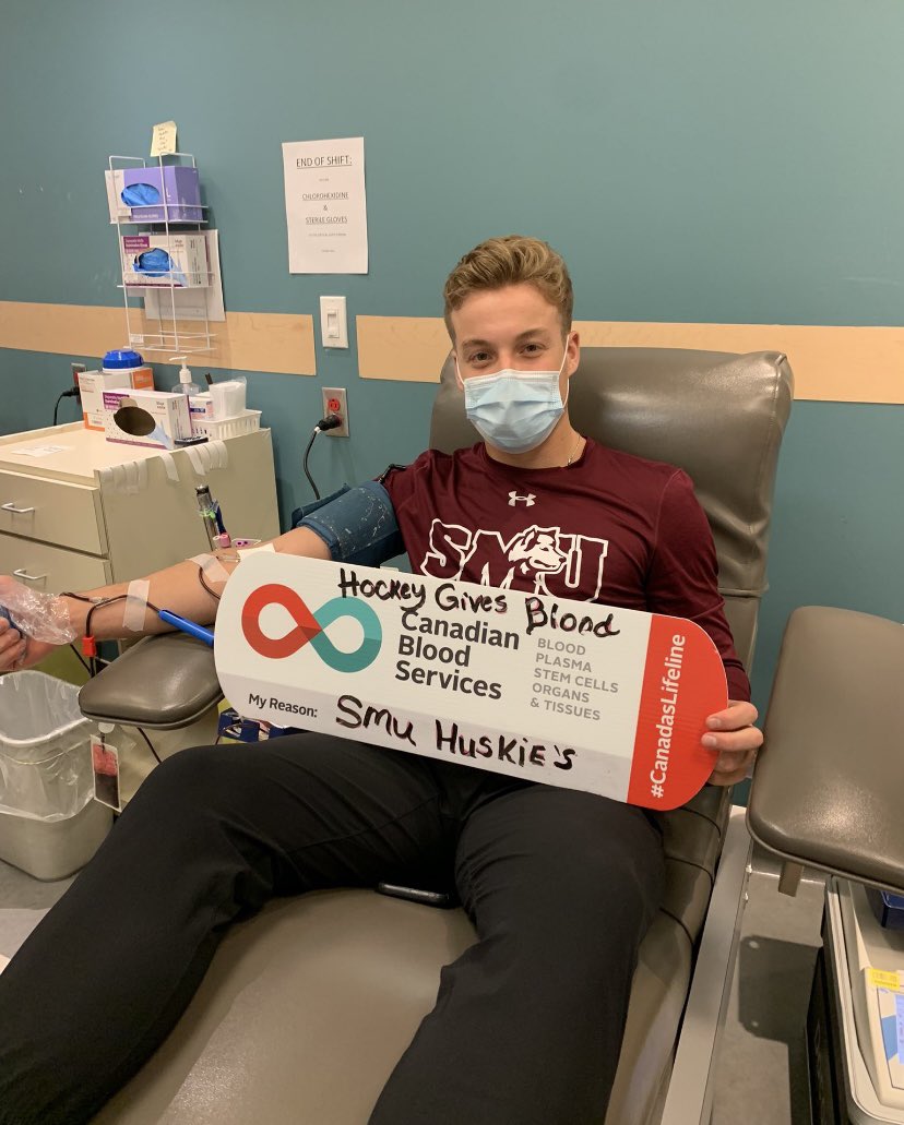 Hockey Gives Blood tweet media
