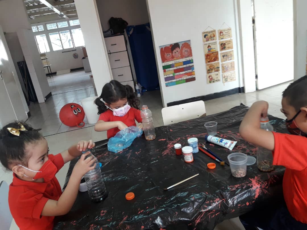 ClifTiuna's tweet photo. En el Circuito Educativo #FuerteTiuna #Caracas el @CEINS_CiudadT inició la semana con actividades grafico plásticas y más con son sus estudiantes #DecimosPresente #Presente #RegresoAClases
@DIYF_ZEDC @ZonaEducativaDC @gracielamarilis @gtorodelara @RosangelaOrozco @_LaAvanzadora https://t.co/MgwufKMDvA