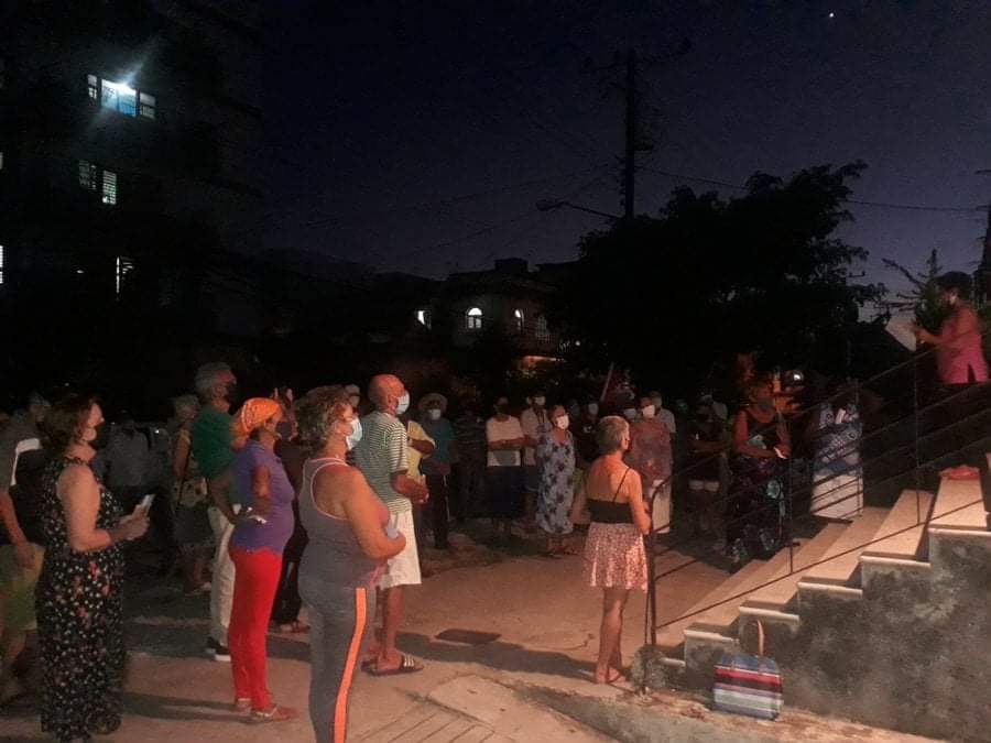 Mitin de apoyo a la Revolución en el CDR #4 de la zona #17, municipio Plaza. #CDRCuba #SomosDelBarrio #Cuba