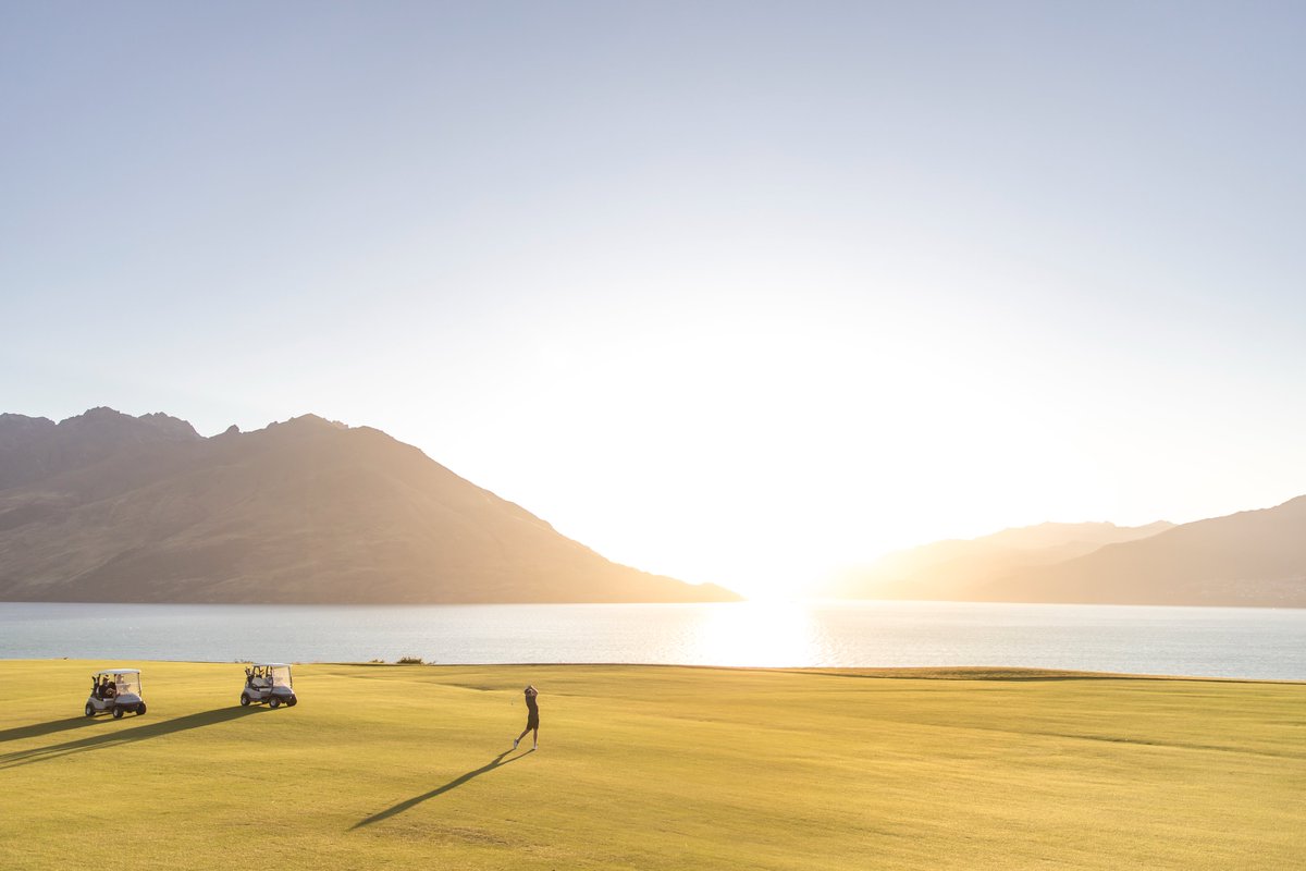 PureQueenstown's tweet photo. World-class golf courses paired with out-of-this-world views. 🏌️⛳
Here’s your guide to why Queenstown has been a mecca for golfers for decades. https://t.co/CVpyIzNFHd https://t.co/arDdut1Jkd
