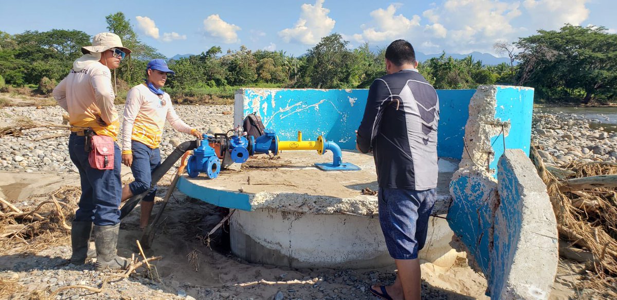 LFSalasR's tweet photo. Las comunidades del municipio también sufrieron afectaciones en su infraestructura hidráulica derivado del huracán Rick, daños que con el #EquipoCAPAZ estamos solventado en beneficio de la población, como ya lo hicimos en Buena Vista.
#AvanzamosJuntos
#AguaParaTodos https://t.co/zhufnH2Li2