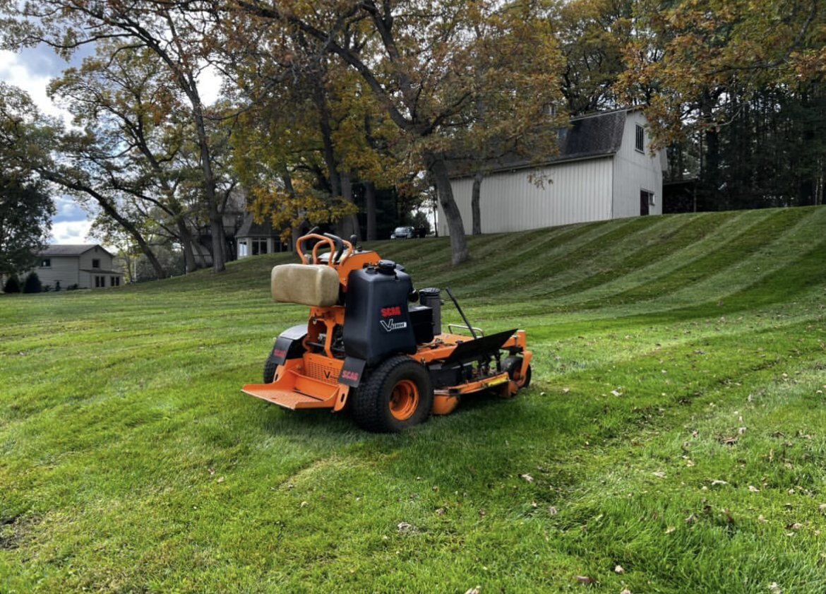 ScagPower's tweet photo. Beautiful fall Scag stripes π₯
Well done @superiorserviceswi (via IG)
#Scag #ScagMowers #ScagNation #SimplyTheBest #TheScagDifference #CatsEyeGold #VRide #ScagVRide https://t.co/jNDpoQ5j9d