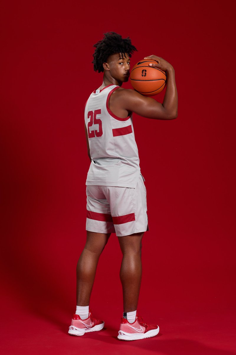 thewesleyyates_'s tweet photo. Stanford Fans ! how do I look ? #GoStanford https://t.co/LwHTQAM3LA