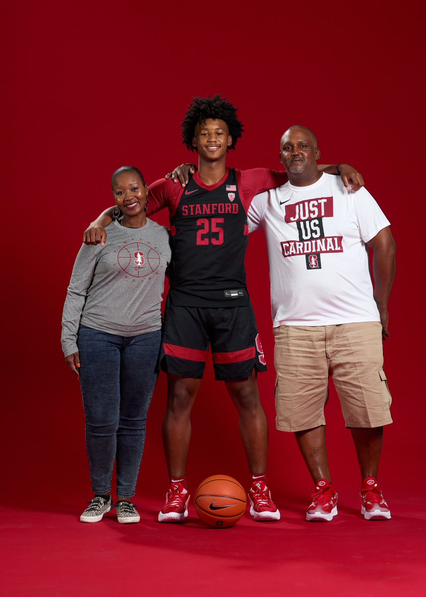 thewesleyyates_'s tweet photo. Stanford Fans ! how do I look ? #GoStanford https://t.co/LwHTQAM3LA