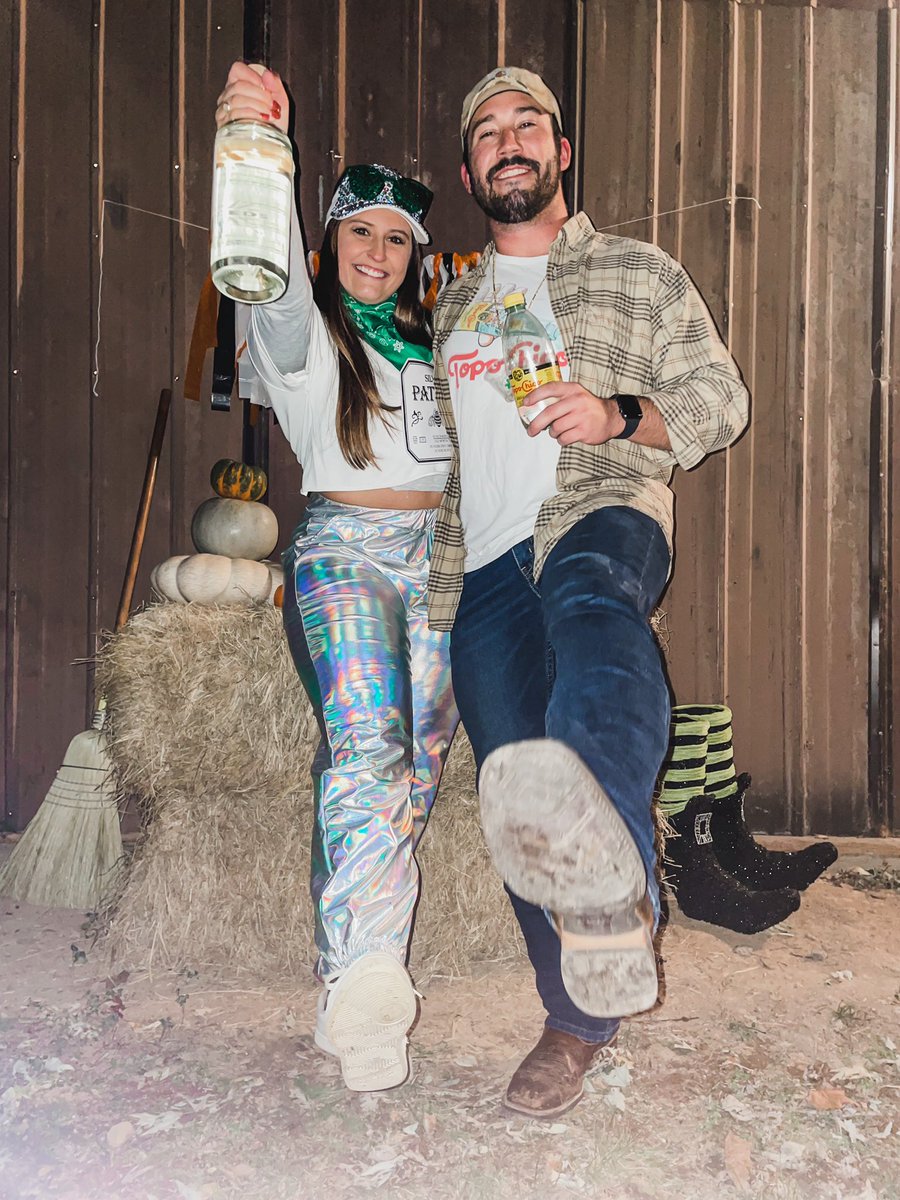 leesie21's tweet photo. @TopoChicoUSA thanks for the costume help!!!! https://t.co/36SleIdwkk