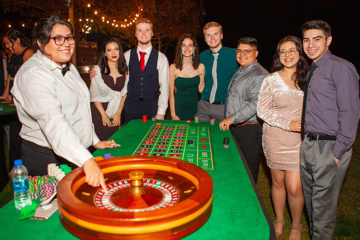 lifefpu's tweet photo. Throw back to the ROARING 20’s! ✨🎶🤩

The pictures are READY for download! Check out the link in the bio!!! https://t.co/P4uBUMZ6xv