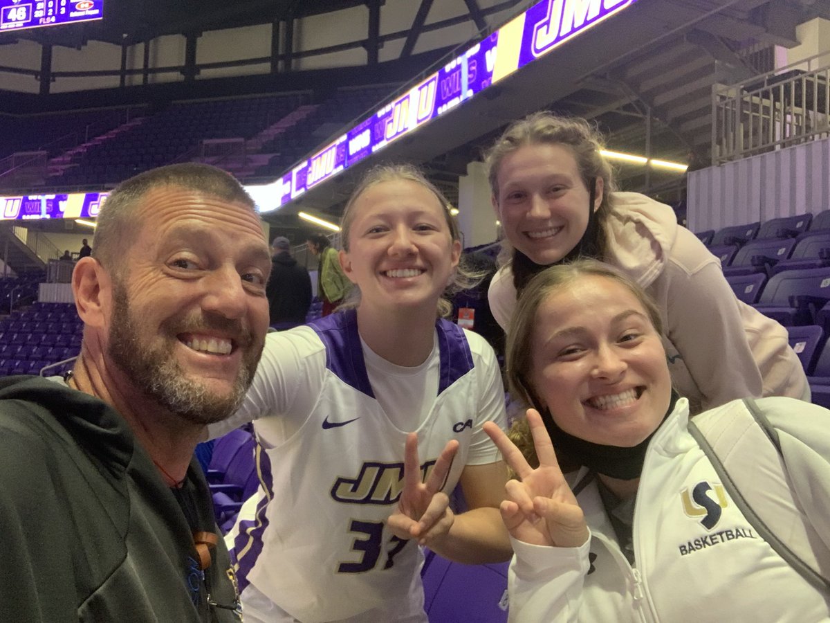 CoachDodson6's tweet photo. @KenzFreeze2020 @StephOuderkirk @maryruth24 Lots of memories and rings together in this picture. All three still playing college basketball makes you proud to have been lucky enough to be a part of their journey. https://t.co/itvoWz12Ia