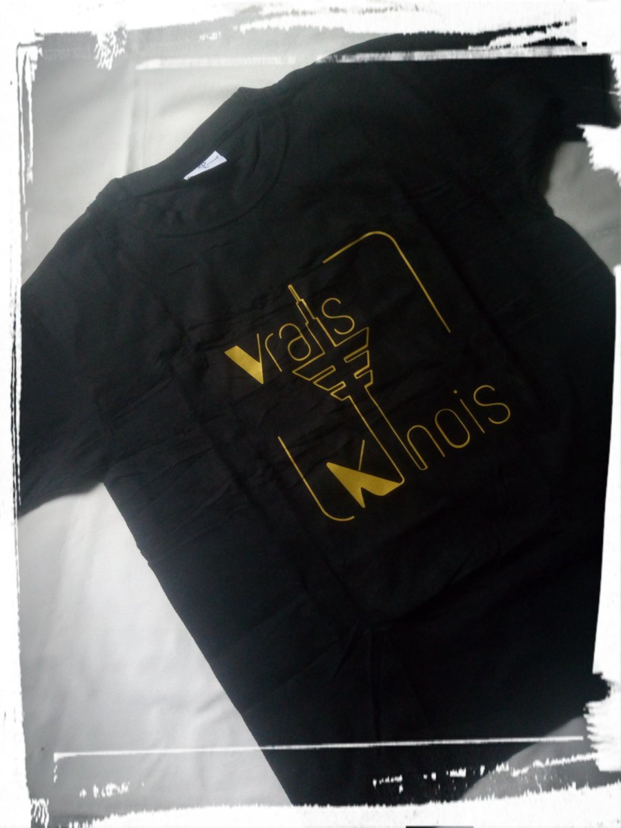 VraisKinois1's tweet image. 1Une idée 
2Un texte
3Un concept 
4Une vision 
Nous y avons donné tout de nous (Corps Âme Esprit) pour enfin réaliser une oeuvre qui respecte et reflète valablement Kinshasa, dans toute sa fierté (na enzombo nioso 😋). 
#DesignUnique👌
#FiertéKinoise
#CongolaisKinois
#VraisKinois