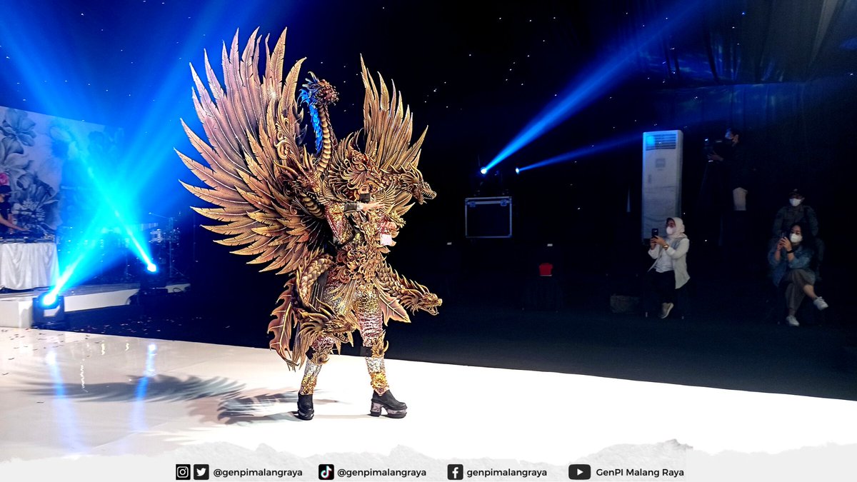 GenPImalangraya's tweet photo. Malang Flower Carnival 2021 

Hi #sobatGeMar, Malang Flower Carnival yang merupakan satu dari sepuluh event Indonesia yang berskala Internasional telah sukses di gelar. https://t.co/0n7zPY2Z3H