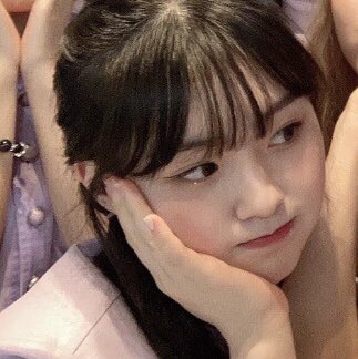chaehyunfeed's tweet photo. chaehyun's habit https://t.co/V2lzCpgme8