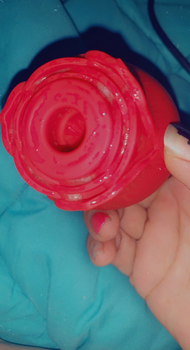 kitty_lynne00's tweet photo. OMG… I am absolutely in love with my new toy 🤤🌹  It felt amazing #nsfwtoytester #nsfwreviews #sextoys #nsfwproducttester #soloplay #clitfun #nsfwsolofun #bbwcontent #bbwgodddess #buyingcontent #ContentCreator sub to my Onlyfans and Private snap to see pics and videos 😘💋 #sub https://t.co/KQflMMp4ql