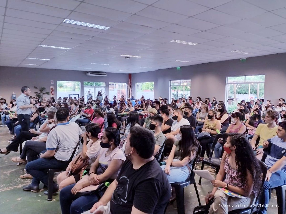 oviedo_luis's tweet photo. Participamos Junto al Equipo  @DirEdSup_Mnes del cursillo de ingreso de la  ENS N°11 de Eldorado.223 personas eligieron estudiar docencia. 
Gracias por hacer posible nuevas ofertas @herrerayflia @jalbertogalarza  @grillo141 @cjdechat @linares_cielo @CGEMisiones @udpm_misiones https://t.co/yw0oOm2MvR