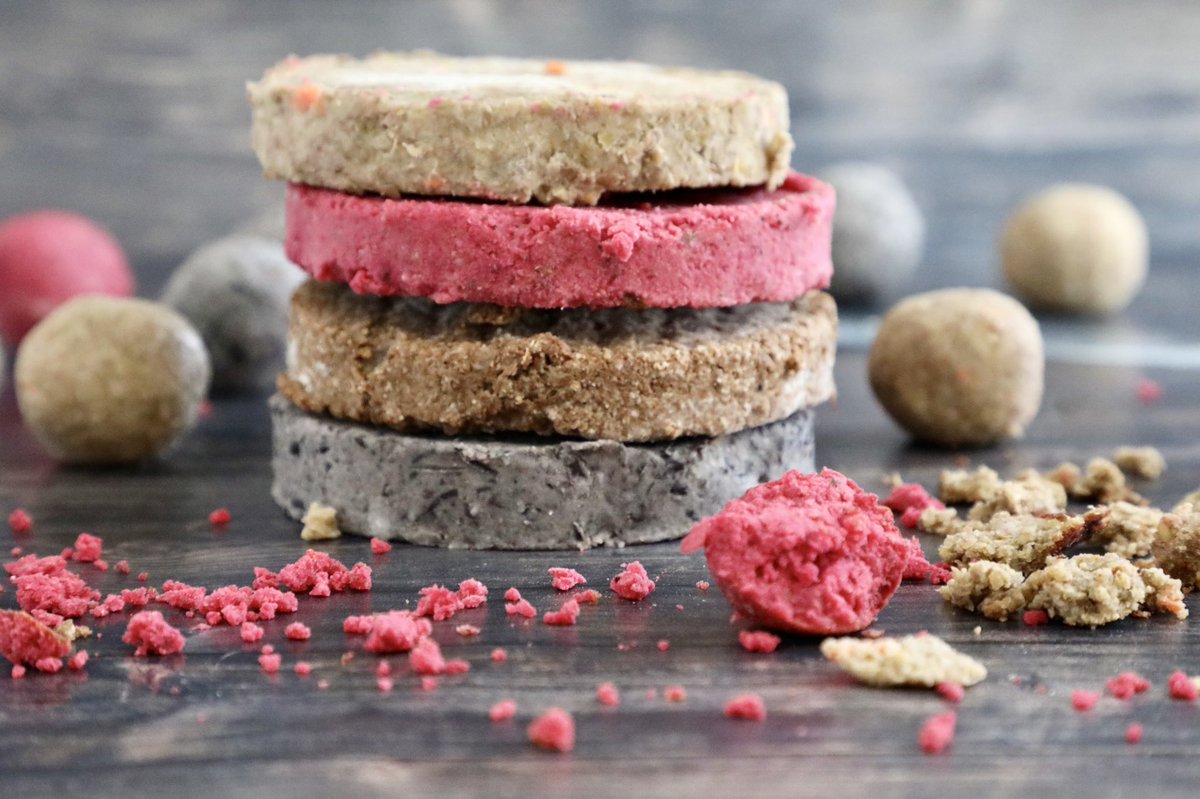 Chilegast's tweet photo. #Felizdía Mundial del #Veganismo 👉 Presentamos #Proterra #Proterracl   #productos 100% #veganosa base de #legumbres y #verduras.  Como medio hemos tenido la oportunidad de probar su variedad de #hamburguesas y #albóndigas #veggie 
👉WhatsApp: +569 79797493 Ph: @AnaBValenzuela https://t.co/mtYUuE6YEs