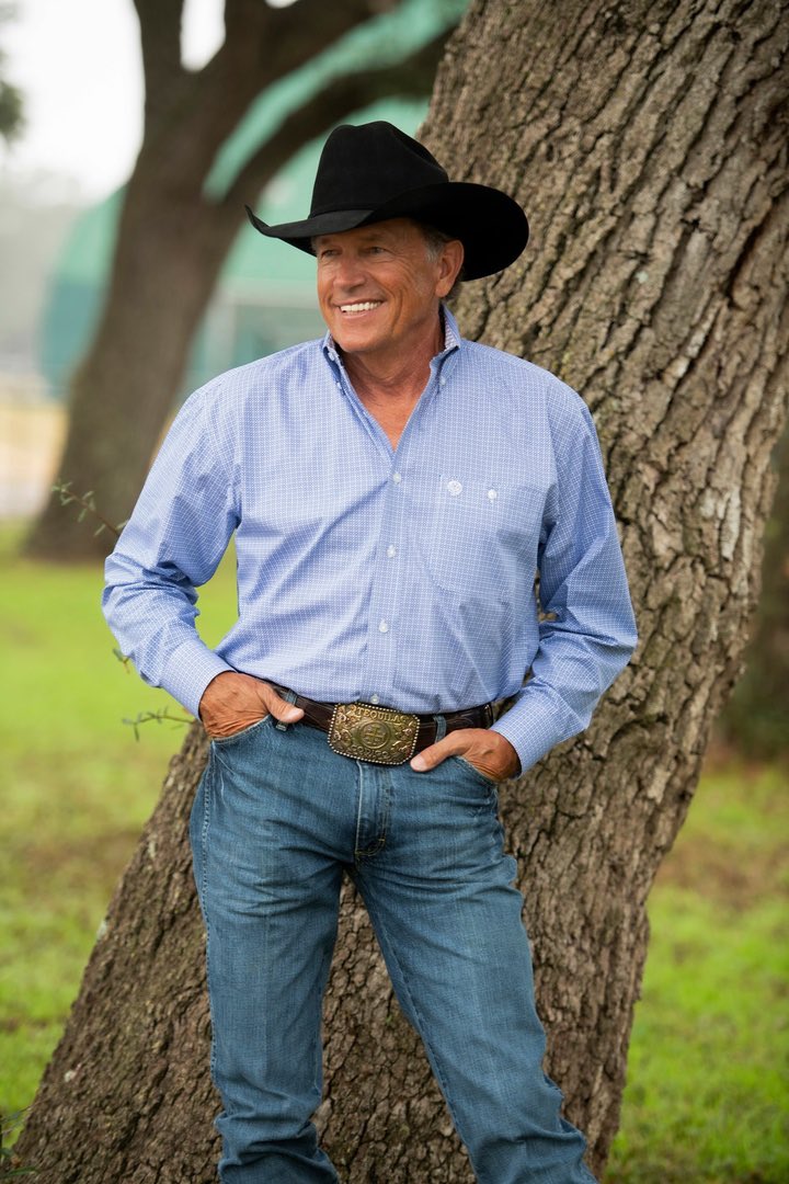 _TexasForever's tweet photo. Get you a man who can do both https://t.co/q9JnVqQHPM