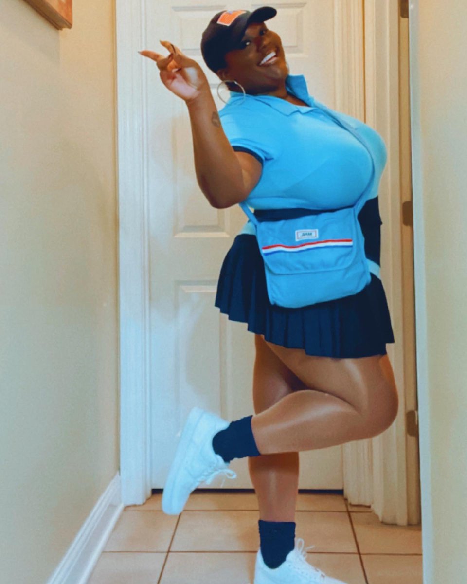 nolacurvygirl's tweet photo. Happy Halloween π
#MailLady
#Halloween
#Halloween2021
#USPS
#CurvyHalloween
#PlusSizeHalloween
#ShippingAndHandling https://t.co/WIuC7lBRhv