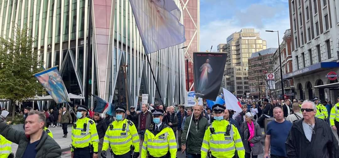 Sachinettiyil's tweet photo. Polish Catholics organized a Rosary rally in London on Saturday. https://t.co/z2Mcfd9Y8r