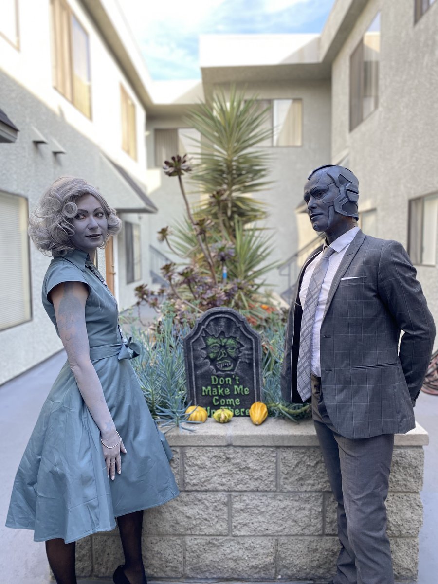 TrueleeFiction's tweet photo. @Paul_Bettany look. I was you.
#WandaVision https://t.co/kzA4H9gZje