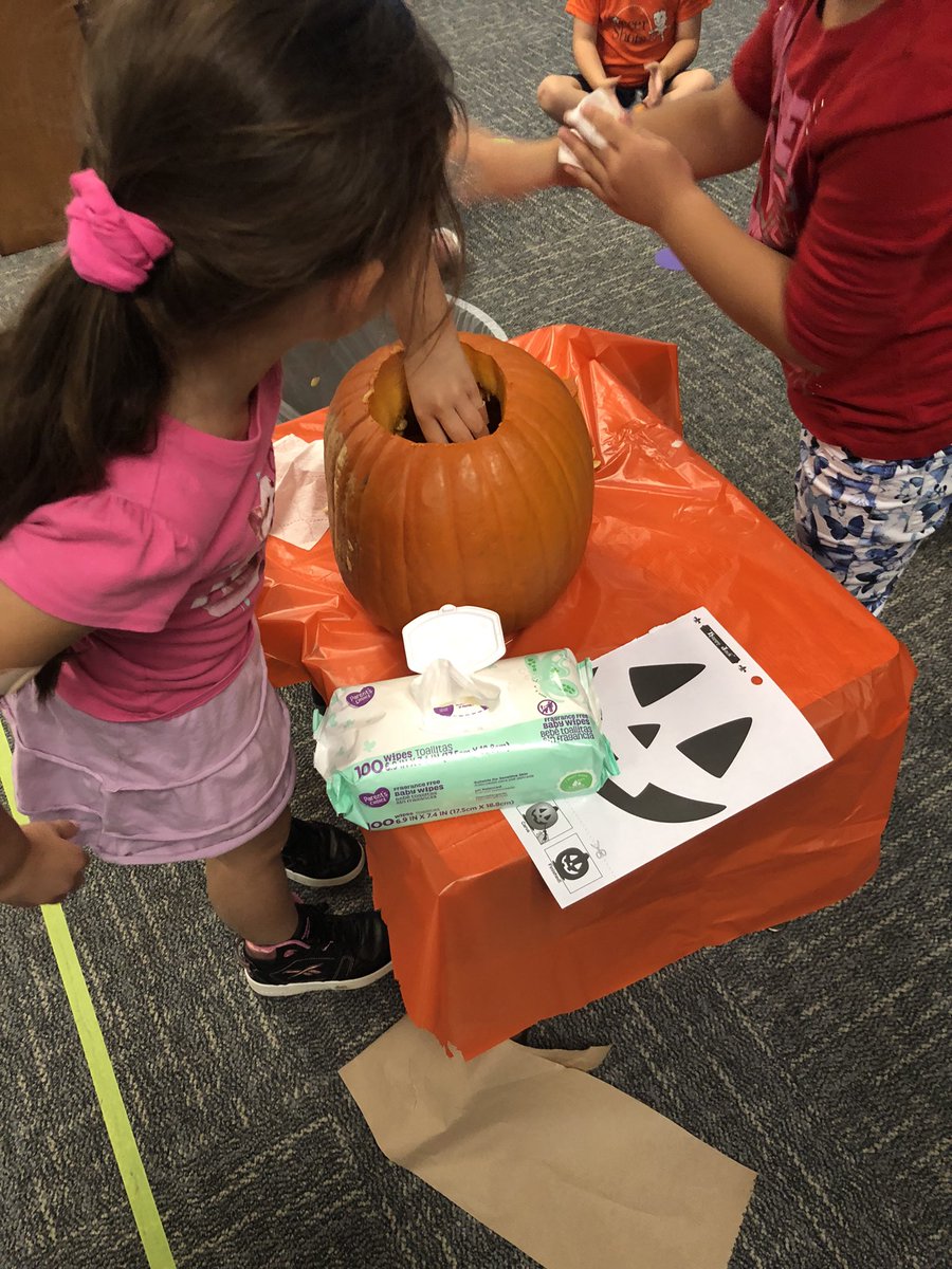 MrsHarrisRES's tweet photo. Last week, our class helped scoop out all of Mr. Pumpkin’s “guts!” Such brave souls to want to mess with all that goo! Love our first grade traditions! @RosemeadeSoars @CFBISD #frommetowe https://t.co/V5vCSxKqxj