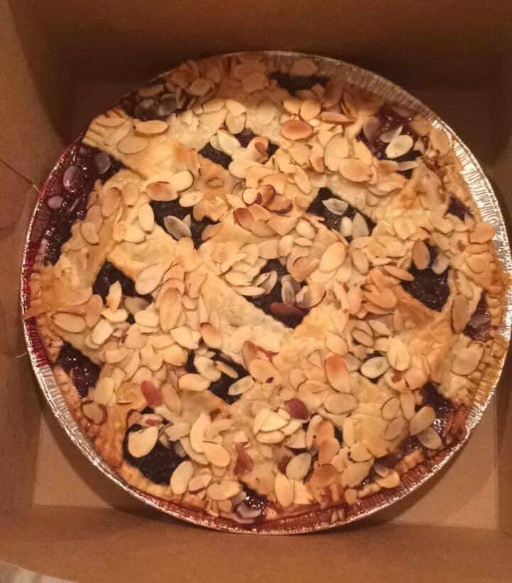 lavcupcakery's tweet photo. Thanksgiving order deadline is 11/8 https://t.co/kjllgOu5dc https://t.co/IvXhOWbtos