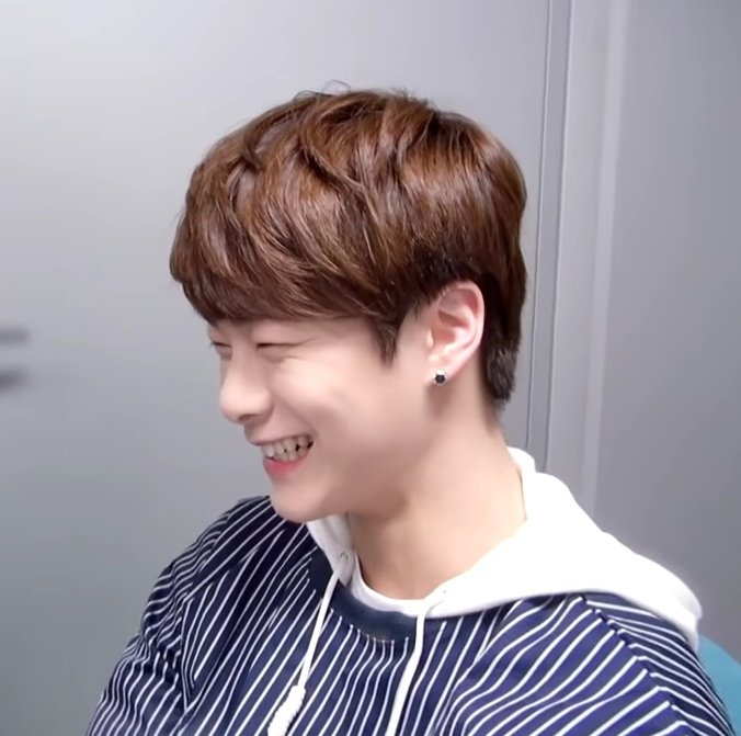 offclDALKONG's tweet photo. babie😞

#문빈 #MOONBIN #ASTRO https://t.co/QbaaQLpBnk