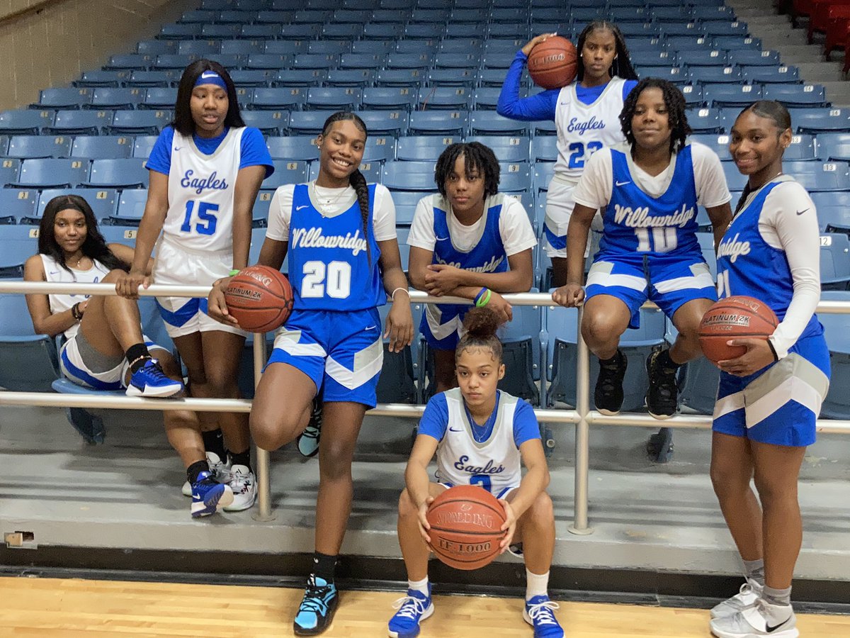 vypehouston's tweet photo. What a great night to wrap up the VYPE @FBISDAthletics Winter Media Day!!! Thanks to all that made this a great day!! #vypecampus https://t.co/YrfDPkmbHw