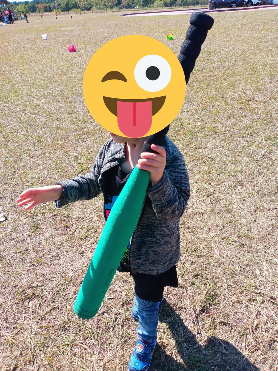 LibradaChavez2's tweet photo. Great field day for our kids today #LPgreathings #HREHawks #HawksUnited21 @pvelasco99 @FrancineGrave17 https://t.co/qfh7hvbAa6