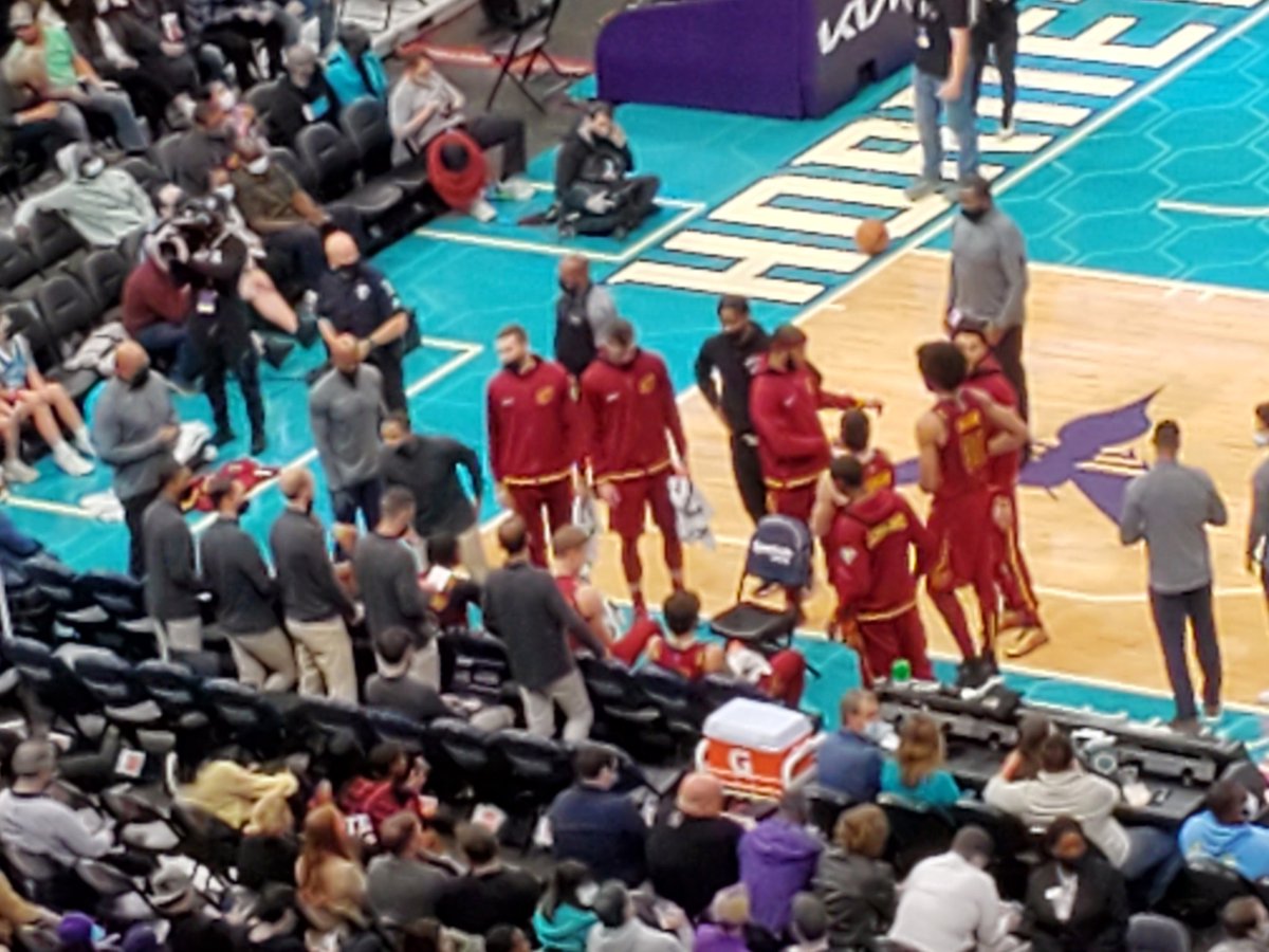 9Squishman's tweet photo. Not video game related but I just came back from the Hornets game where they played my home state team, the Cleavland Cavaliers! #HornetStrong #CavsNation #GG https://t.co/c8I8HUv9Sy