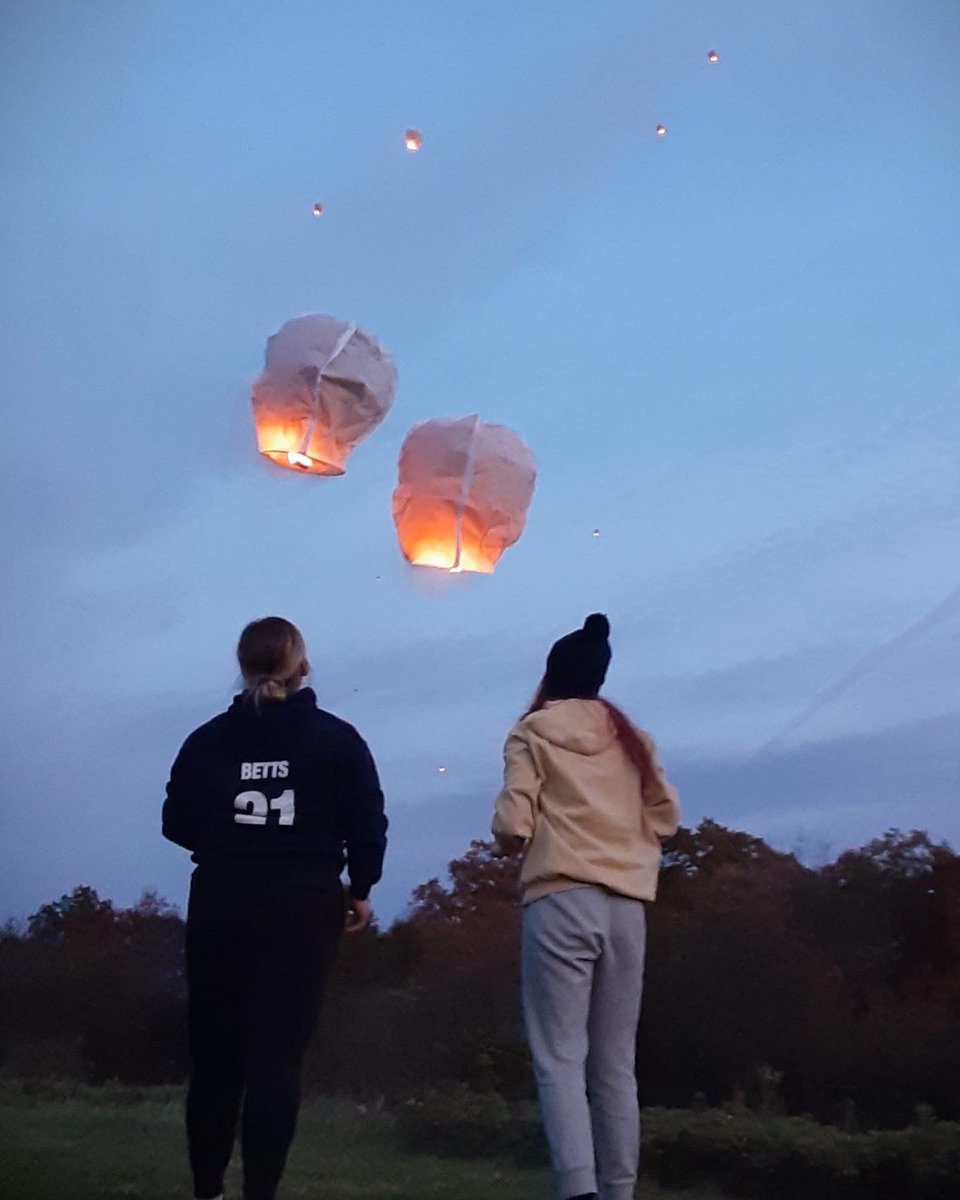 JuniataWBB's tweet photo. Beautiful night to honor a wonderful woman, Sue Betts. Amazing support from both the basketball and softball teams 🏀 🥎 Happy Birthday Sue https://t.co/pzEnjbskws