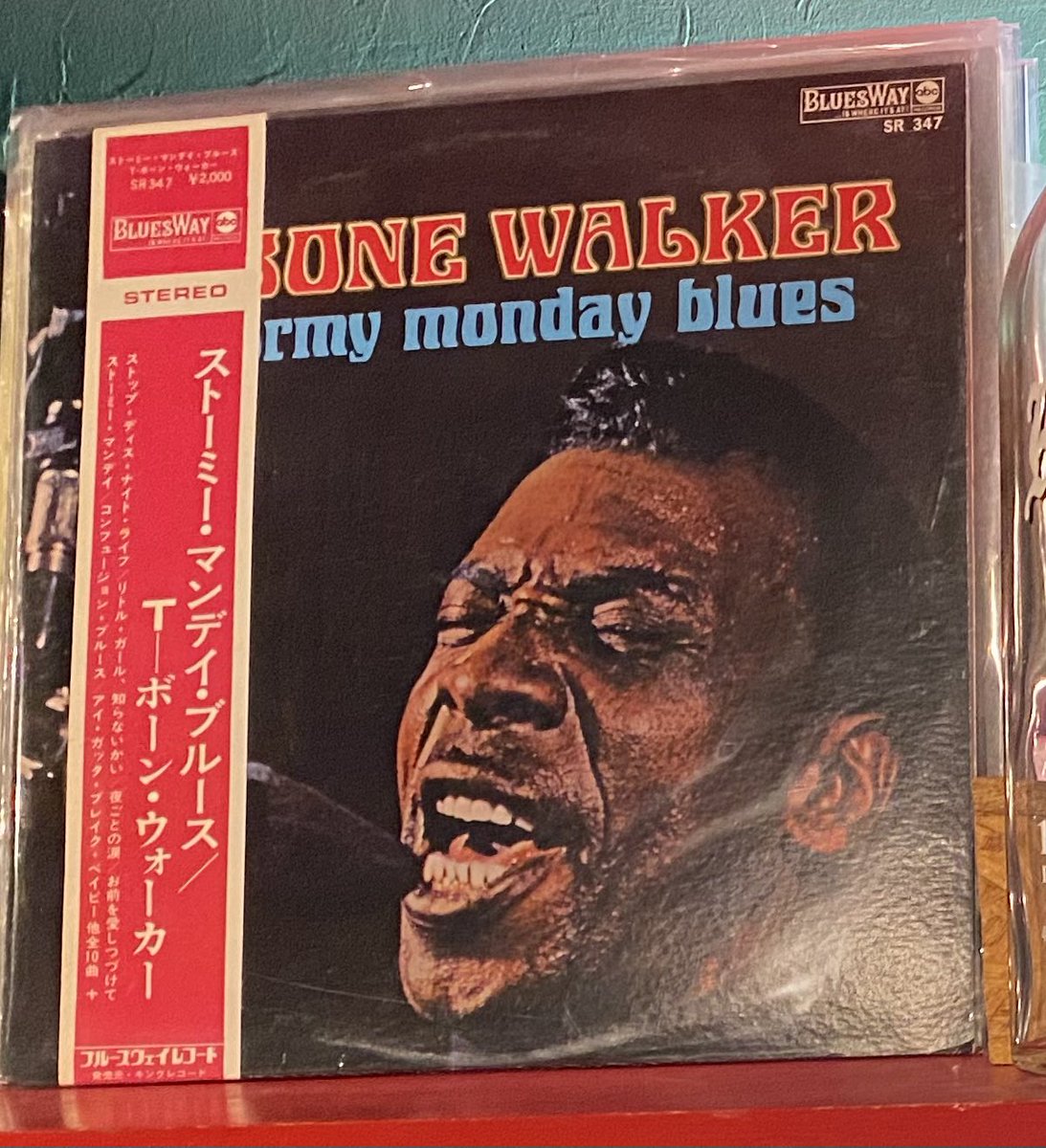FALCON_NONDRAGS's tweet photo. 今日のレコードは1969年リリース T-ボーン・ウォーカーでStormy Monday Blues♪
開店。
#レコード #12インチ #アナログ #bluese #tbonewalker #stormymonday #barstingray https://t.co/YJi9ijDgF9