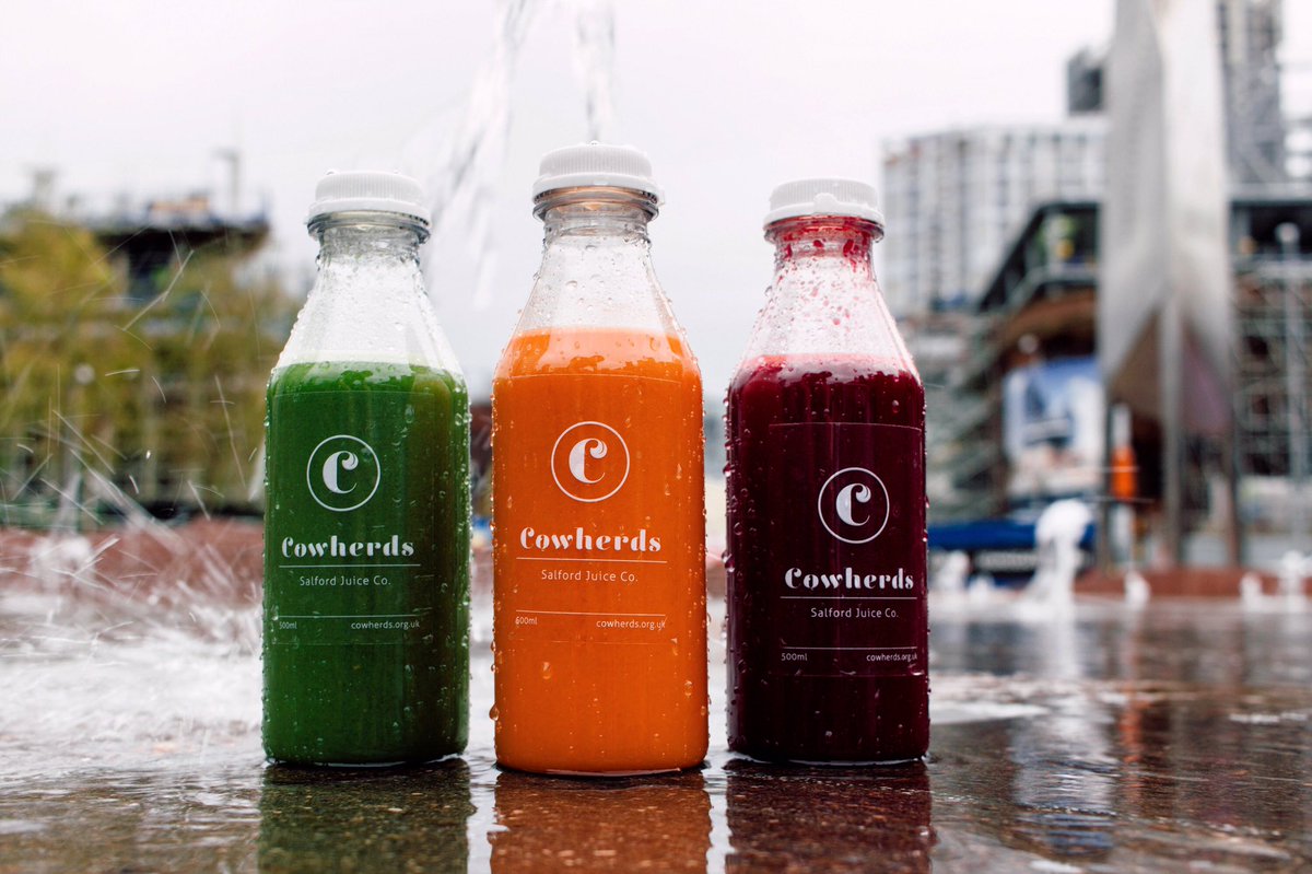 Start your working day the right way with @cowherdsjuicery 💦👊

#assimilate #coldpressed #eliminate  #eatyourgreens #drinkyourgreens #raw #clean #natural #alkalise #energise #vegan #wholefoods #plantbased #plantpower #nourish #nutrition #juicecleanse #instajuice