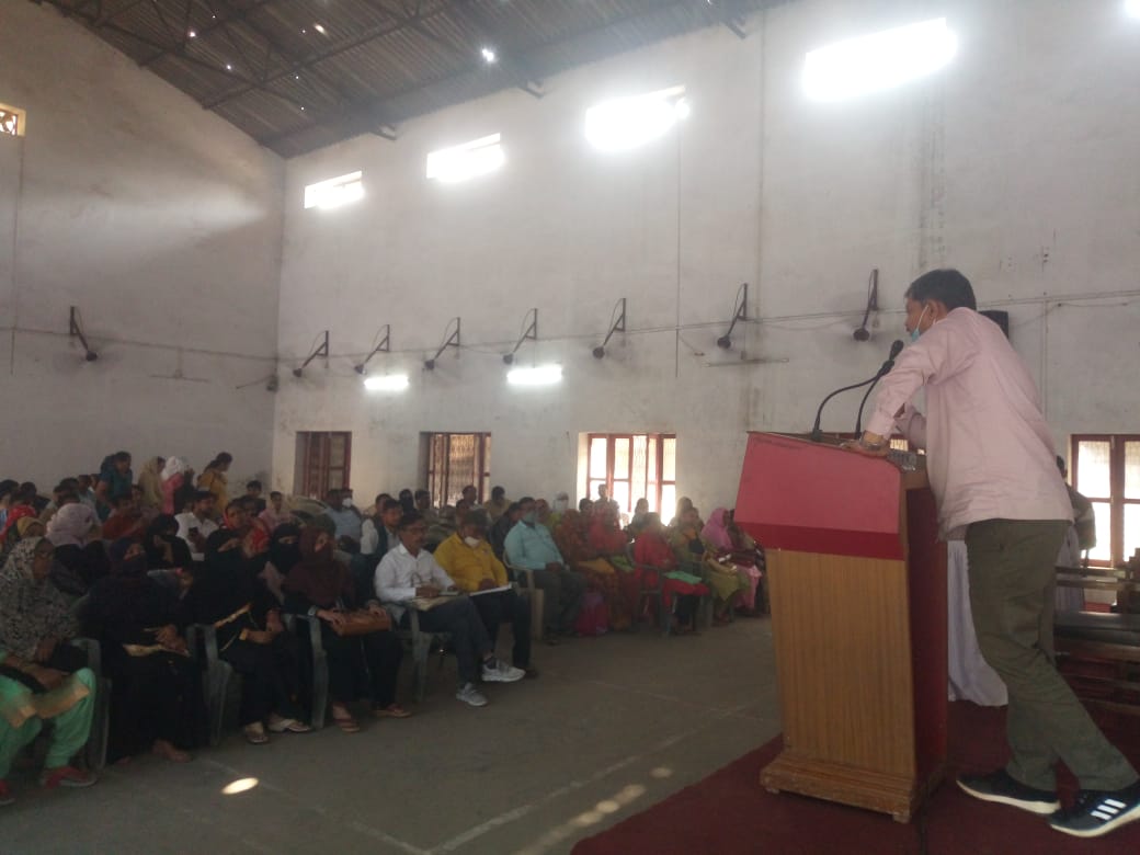 Deo_Sambhal's tweet image. जनपद सम्भल में ई0आर0ओ0द्वारा सभी बी0एल0ओ0/सुपरवाइजरोंं को गरूण ऐप,वोटर हेल्प लाइन ऐप, एन0वी0एस0पी0 का प्रशिक्षण तथा विशेष संक्षिप्त पुनरीक्षण-2022 के महत्वपू्र्ण कार्यों के कुशलतापूर्वक सम्पादन हेतु प्रशिक्षण जनपद के सभी ई0आर0ओ0/ए0ई0आर0ओ0द्वारा दि.29 एवं 30अक्टूबर 2021को दिया गया