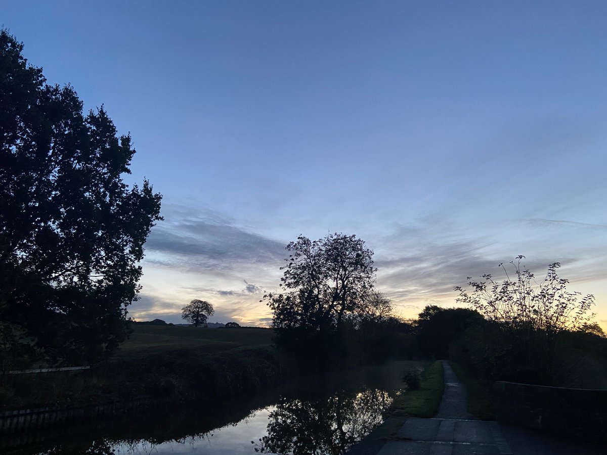 DemetChristina's tweet photo. Early walk..stunning! https://t.co/YXFAsThHjw