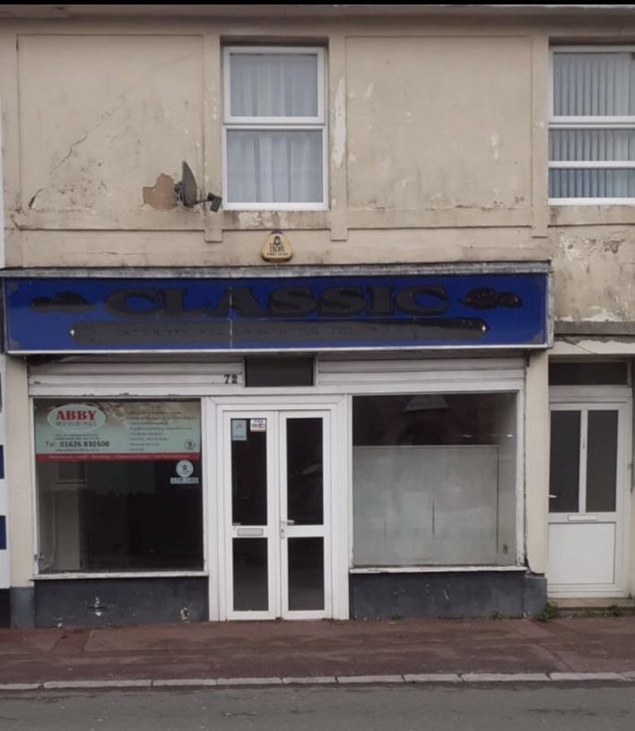 voscompanydevon's tweet photo. There have been a few changes to the shop front, can you spot the difference? After and before photos ๐
#vosdevon #shopowner #openingsoon #veganorganicskincare #beforeandafterphoto #babbacombe https://t.co/1ExnISwBHU